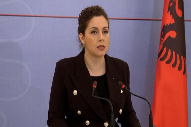 Xhaçka appeals to Albanians living abroad to register on the e-Albania platform to specify their addresses