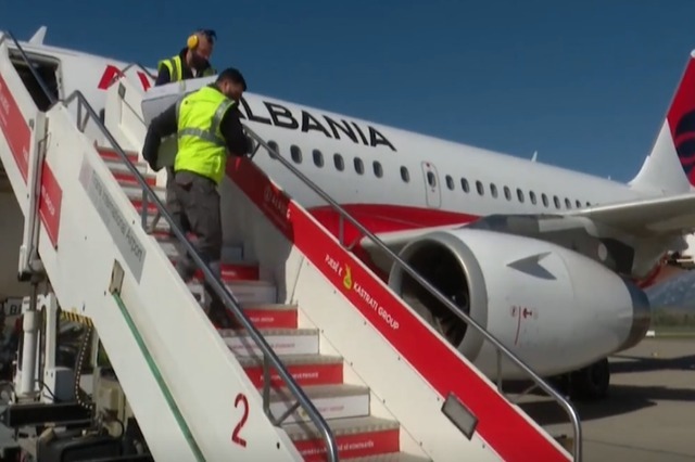 Another delivery of 100,000 Chinese vaccines arrive at Rinas airport