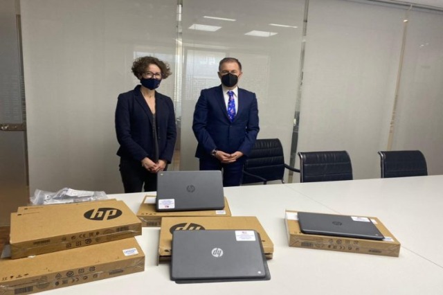 USA donates laptops for the customs administration