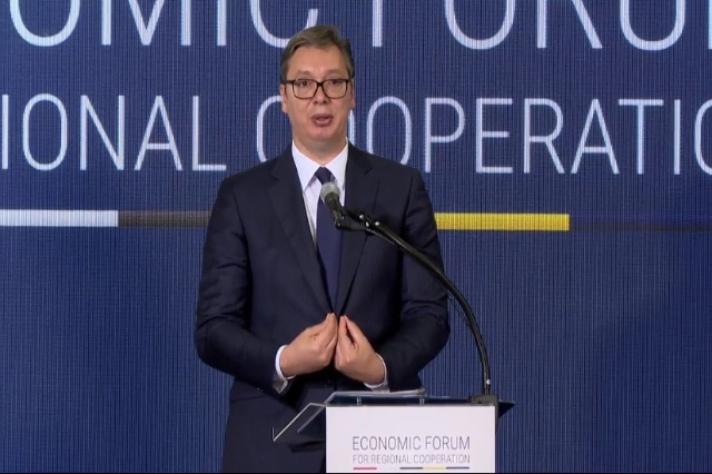 Vučić na skopskom forumu: „Moramo da gledamo u budućnost, da bismo ostavili nešto dobro za mlađe generacije!“
